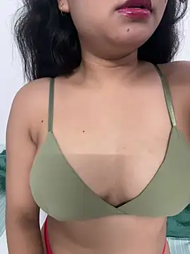 EliraMoon online show from May 2026 07:00:01 PM