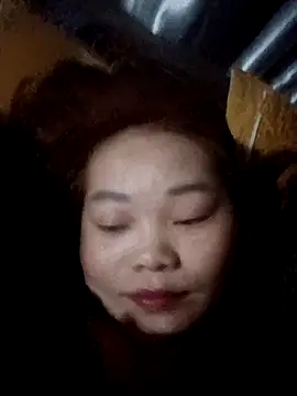 Miesi-c2clove online show from February 2026 12:41:01 PM