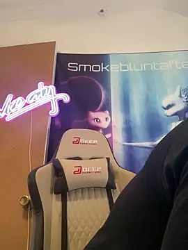 Smokebluntafterblunt online show from May 2026 07:20:02 PM