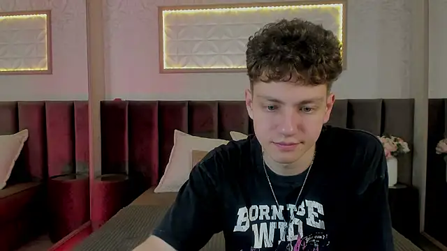 Snapshot of StefanBev chatting on March 2026 07:43:02 PM StefanBev online show from March 2026 07:43:02 PM