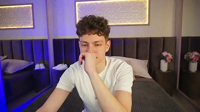 Snapshot of StefanBev chatting on March 2026 07:42:02 PM StefanBev online show from March 2026 07:42:02 PM