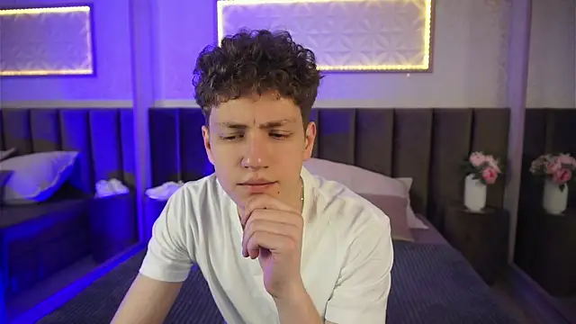 Snapshot of StefanBev chatting on March 2026 08:08:02 PM StefanBev online show from March 2026 08:08:02 PM