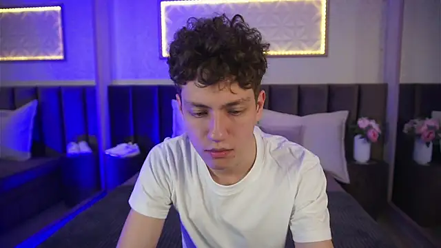 Snapshot of StefanBev chatting on March 2026 08:21:02 PM StefanBev online show from March 2026 08:21:02 PM