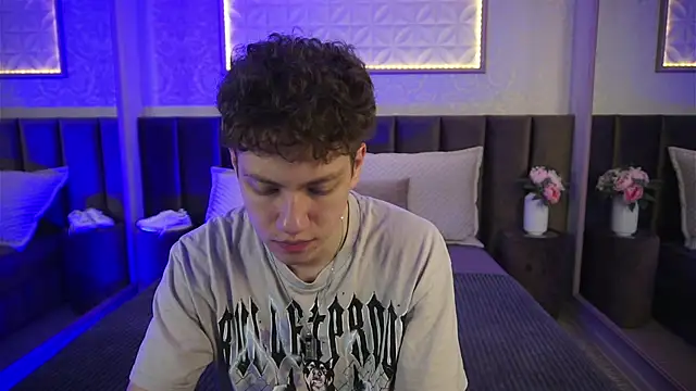 Snapshot of StefanBev chatting on April 2026 08:39:01 PM StefanBev online show from April 2026 08:39:01 PM