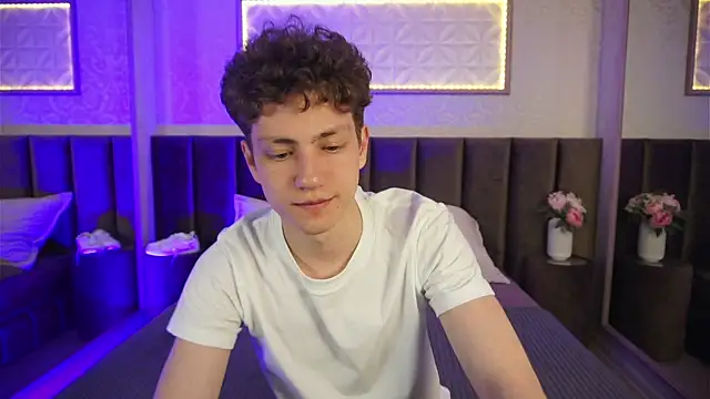 Snapshot of StefanBev chatting on April 2026 08:47:01 PM StefanBev online show from April 2026 08:47:01 PM