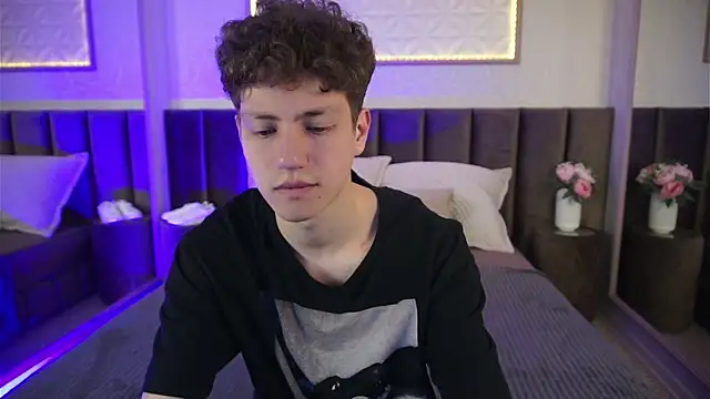 Snapshot of StefanBev chatting on April 2026 07:18:02 PM StefanBev online show from April 2026 07:18:02 PM