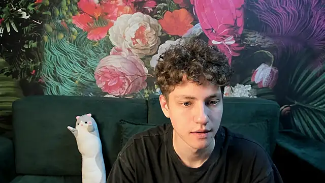 Snapshot of StefanBev chatting on April 2026 07:41:01 PM StefanBev online show from April 2026 07:41:01 PM