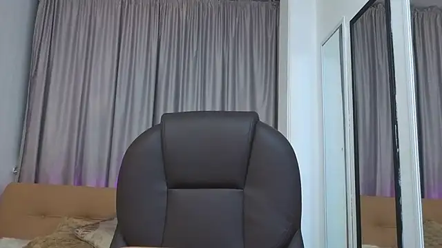 Snapshot of Mia_Naive chatting on March 2026 12:27:02 PM Mia Naive online show from March 2026 12:27:02 PM