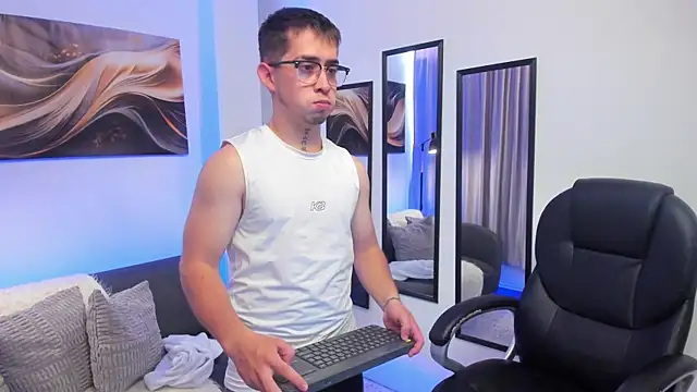 Tommas Jhonson online show from March 2026 04:29:02 PM