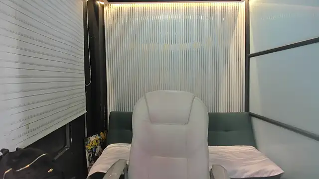 lorraineHunter online show from April 2026 12:16:02 PM