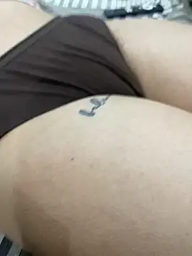 Snapshot of unicornbabe23 chatting on June 2026 02:33:01 PM unicornbabe23 online show from June 2026 02:33:01 PM