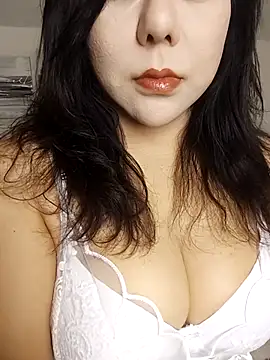 qiqi5201 online show from February 2026 01:50:02 PM