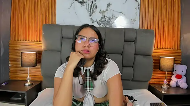 Snapshot of _MilaRose_ chatting on March 2026 07:47:01 PM MilaRose online show from March 2026 07:47:01 PM