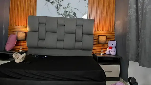 Snapshot of _MilaRose_ chatting on April 2026 07:30:02 PM MilaRose online show from April 2026 07:30:02 PM