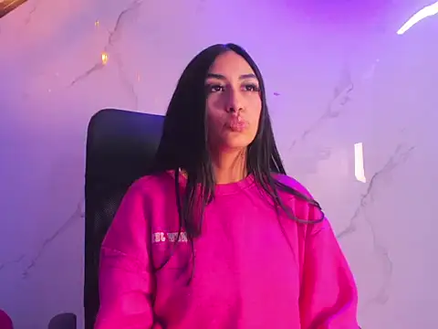 Snapshot of TiffanyDream8 chatting on February 2026 09:44:02 PM TiffanyDream8 online show from February 2026 09:44:02 PM