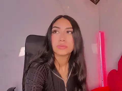 Snapshot of TiffanyDream8 chatting on February 2026 09:48:02 PM TiffanyDream8 online show from February 2026 09:48:02 PM