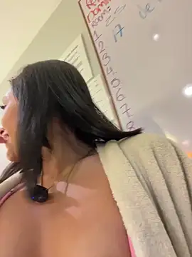 Nanda vixen  online show from May 2026 11:01:04 PM