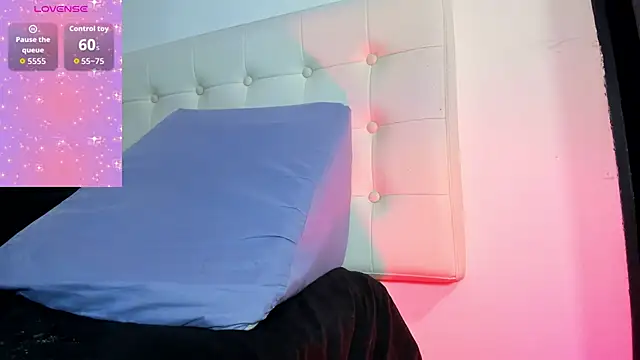 MiaEvans0 online show from April 2026 06:19:01 AM