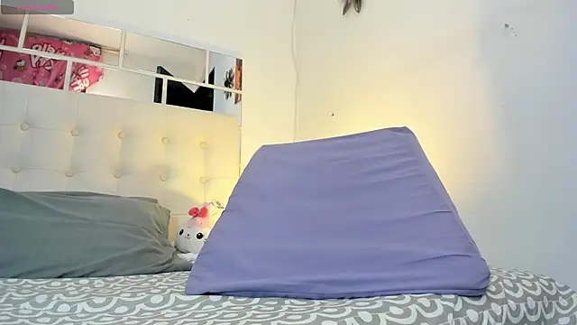 MiaEvans0 online show from May 2026 06:58:01 PM