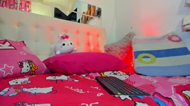 MiaEvans0 online show from July 2026 07:05:01 PM