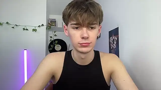 YourMilkyGuy online show from May 2026 03:17:02 PM