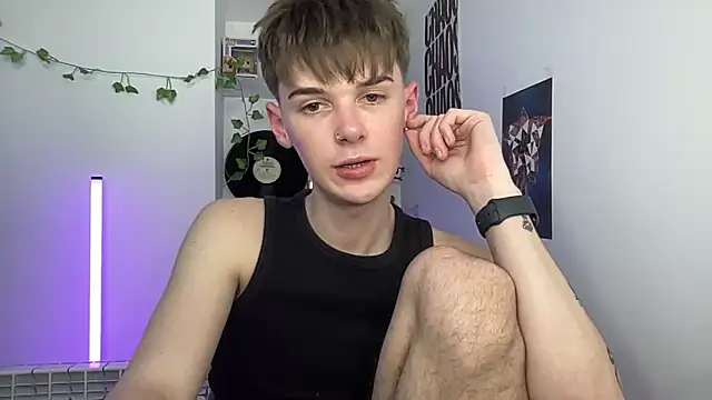 YourMilkyGuy online show from May 2026 04:04:02 PM