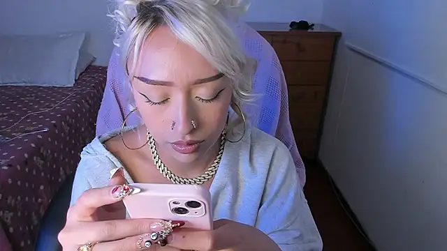 Snapshot of _AbbyIce chatting on February 2026 12:17:01 AM AbbyIce online show from February 2026 12:17:01 AM