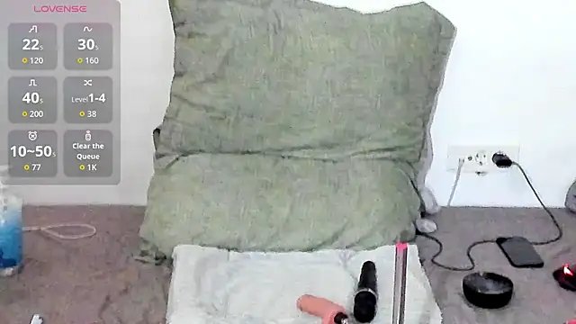 Snapshot of BellaDreamss chatting on June 2026 03:21:02 PM BellaDreamss online show from June 2026 03:21:02 PM