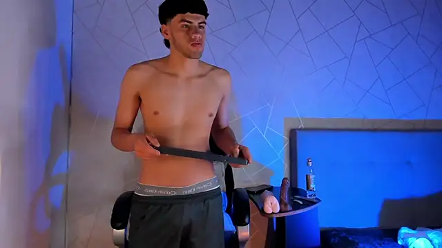 Snapshot of Milo_Thompson chatting on March 2026 05:40:02 AM Milo Thompson online show from March 2026 05:40:02 AM