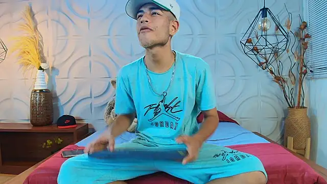 ItsZairen online show from March 2026 03:45:02 AM