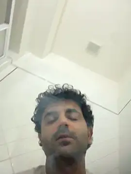 elia2711 online show from February 2026 03:57:01 PM