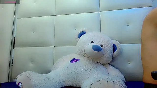 isahotx online show from February 2026 03:24:01 AM