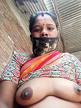 Snapshot of Kirti_sacsena chatting on February 2026 06:14:02 AM Kirti sacsena online show from February 2026 06:14:02 AM