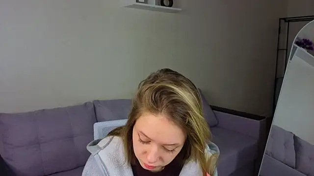 Mini Allice online show from February 2026 01:02:01 AM