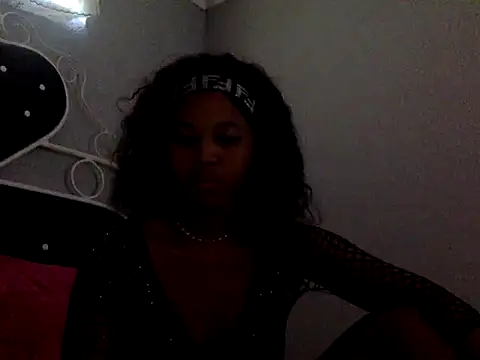 kentrella04 online show from June 2026 12:17:01 PM