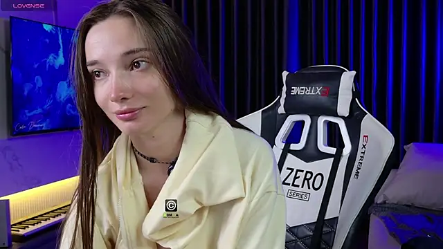 AnnyShore online show from March 2026 12:43:01 AM