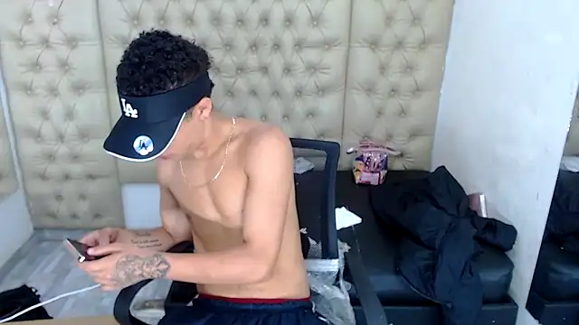 Snapshot of keiandrenne chatting on March 2026 02:37:02 AM keiandrenne online show from March 2026 02:37:02 AM