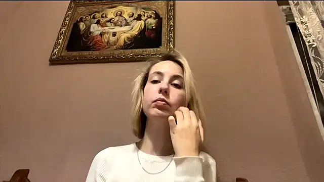 Snapshot of CharmingBlonde chatting on February 2026 06:00:02 PM CharmingBlonde online show from February 2026 06:00:02 PM