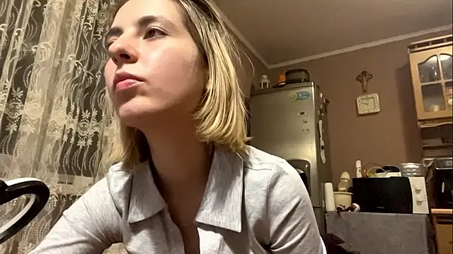 Snapshot of CharmingBlonde chatting on February 2026 06:48:01 PM CharmingBlonde online show from February 2026 06:48:01 PM