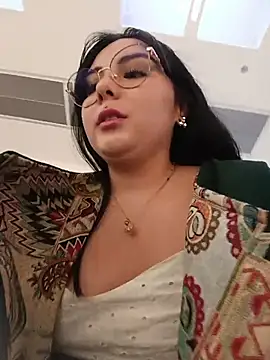 Yulska online show from June 2026 07:34:02 PM