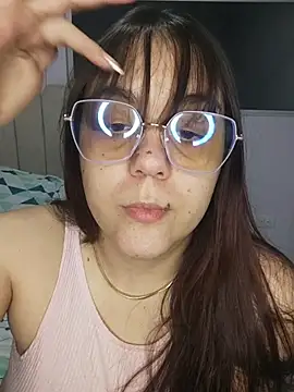 Snapshot of its_lauu_ chatting on February 2026 03:57:02 AM its lauu online show from February 2026 03:57:02 AM