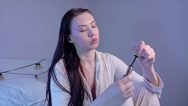 gwenonl1ne online show from April 2026 01:25:02 PM