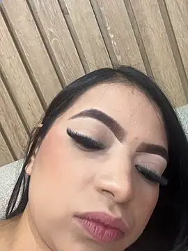 Snapshot of Aurea_Silk chatting on April 2026 05:18:01 PM Aurea Silk online show from April 2026 05:18:01 PM