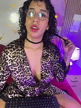 Woo isDaphne online show from July 2026 12:19:02 AM