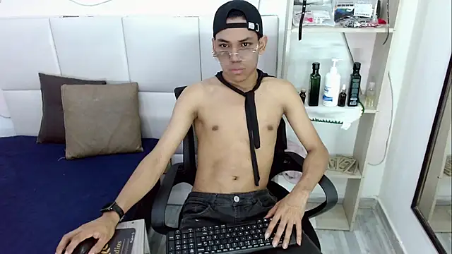 DaviidBuckx  online show from May 2026 08:58:02 PM