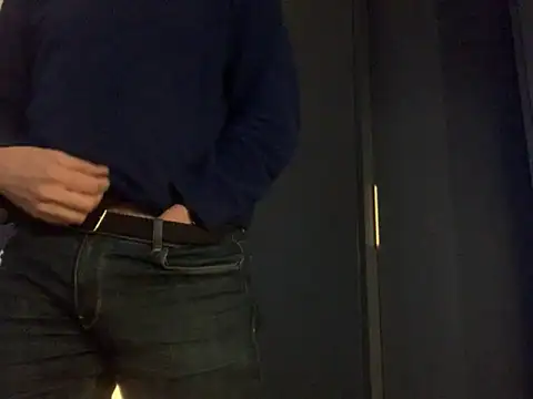 Snapshot of daddyffpig chatting on February 2026 04:47:02 PM daddyffpig online show from February 2026 04:47:02 PM