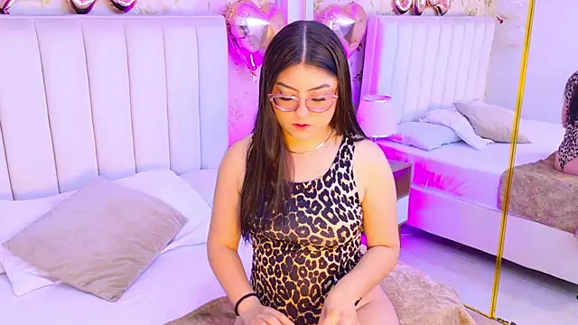 Mia Reize online show from February 2026 12:23:02 PM