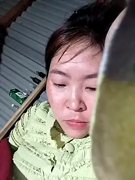 Yiyoongg online show from February 2026 01:29:02 PM