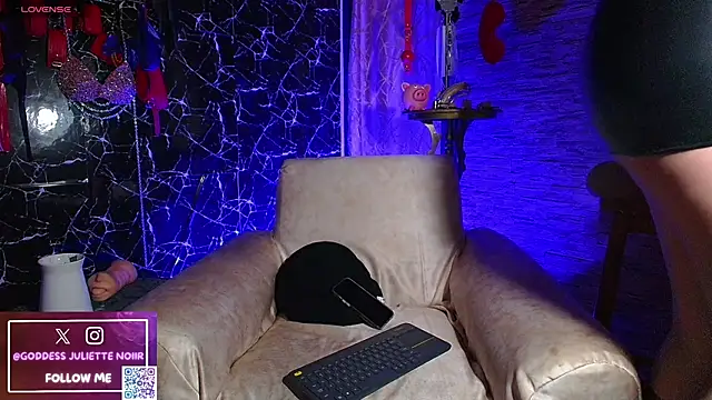 GoddessJulietteNoiir online show from May 2026 11:04:02 AM