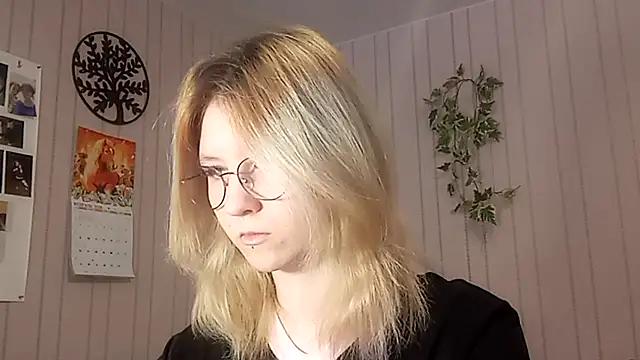 RunawayBr1de online show from February 2026 02:13:01 PM